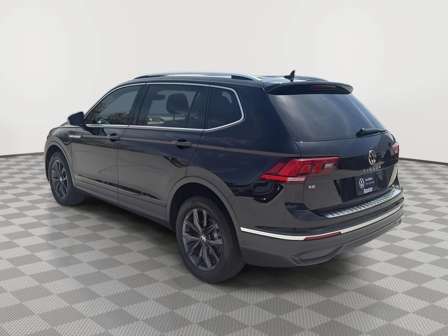 Used 2023  Volkswagen SE image 11
