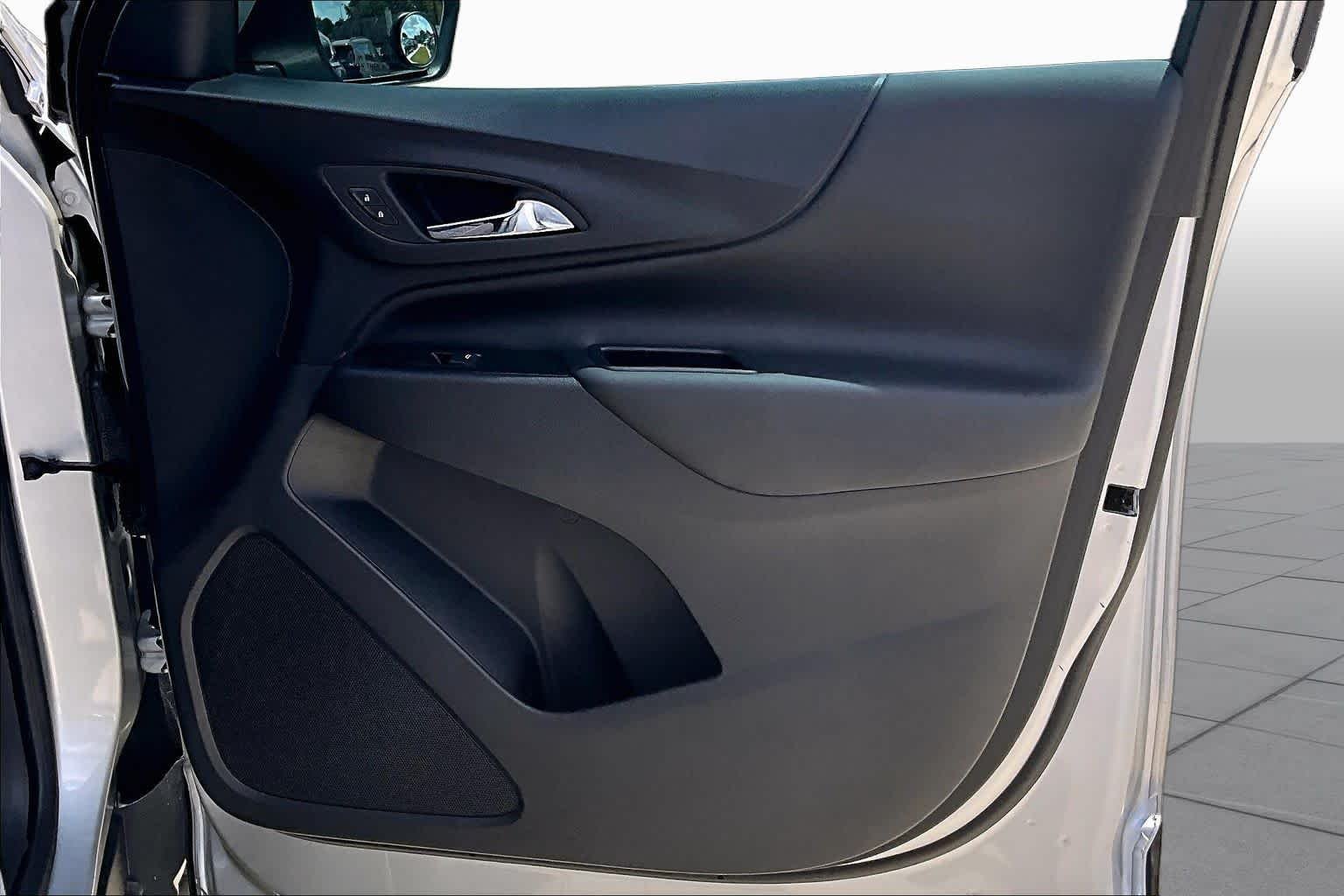 Used 2022 Silver Ice Metallic Chevrolet LT image 21