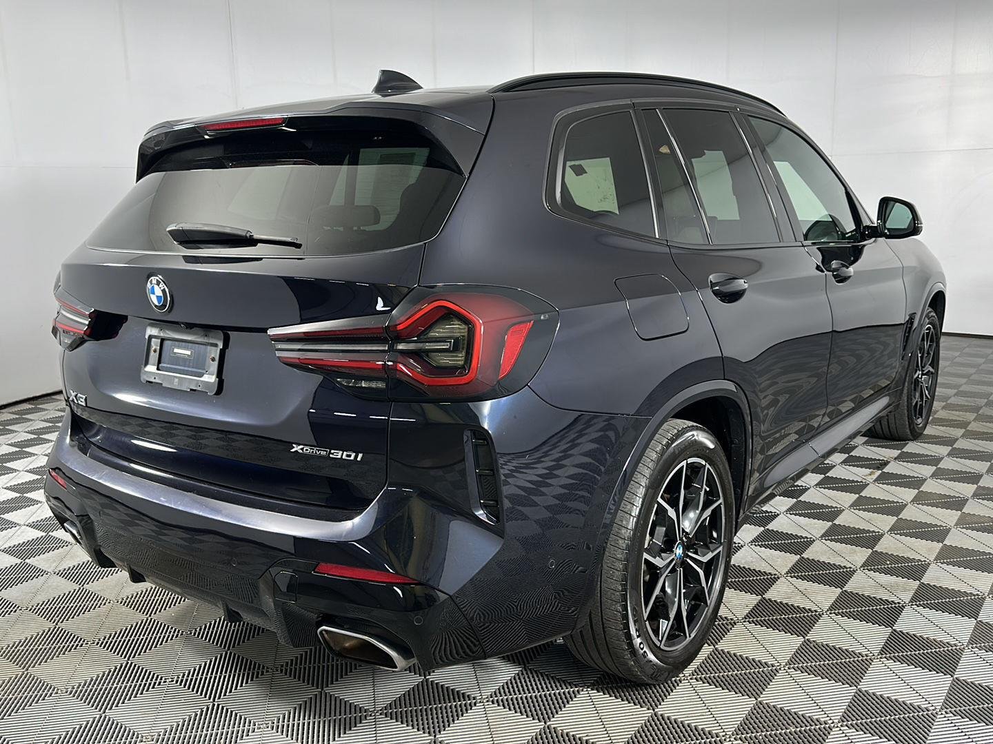 Certified Used 2023 Carbon Black Metallic BMW xDrive30i image 32