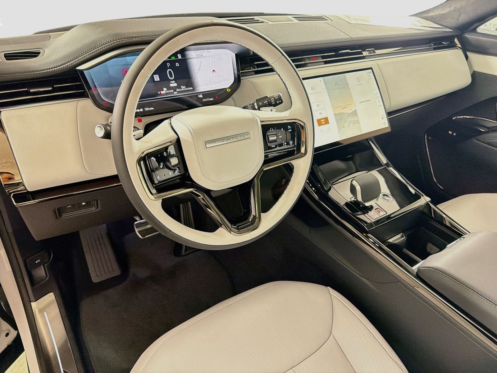 New 2027 Ostuni Pearl White Land Rover Battersea Edition image 10