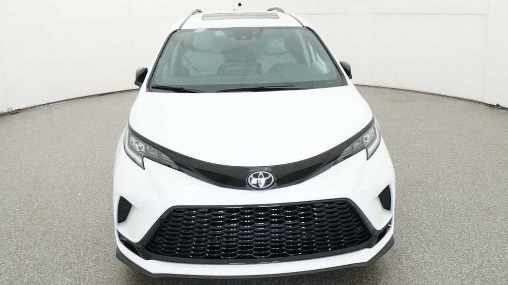 New 2026 Ice Cap Toyota XSE image 4