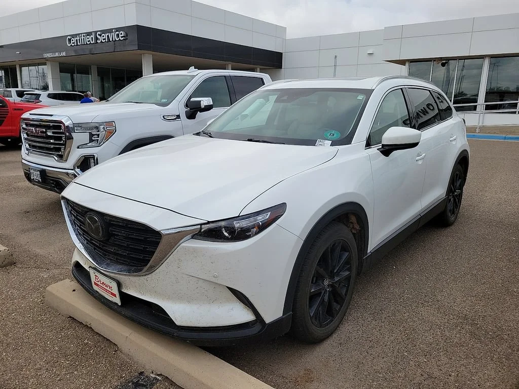 Used 2022  Mazda Touring Plus image 3