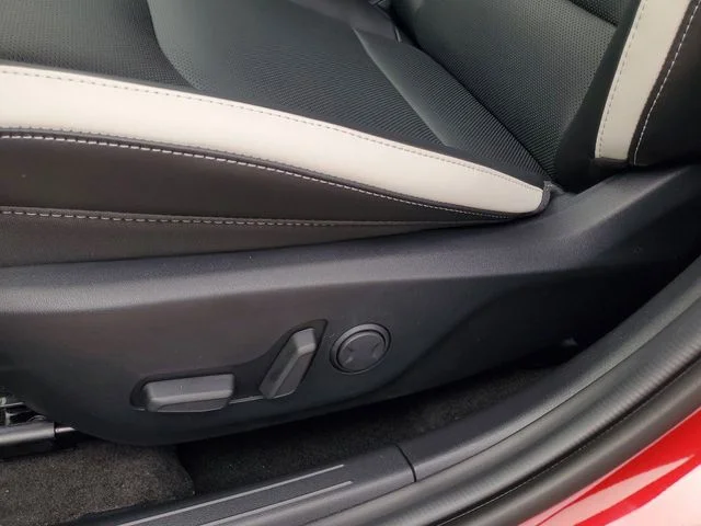 2025 Kia K4 GT-Line Turbo - Photo 9