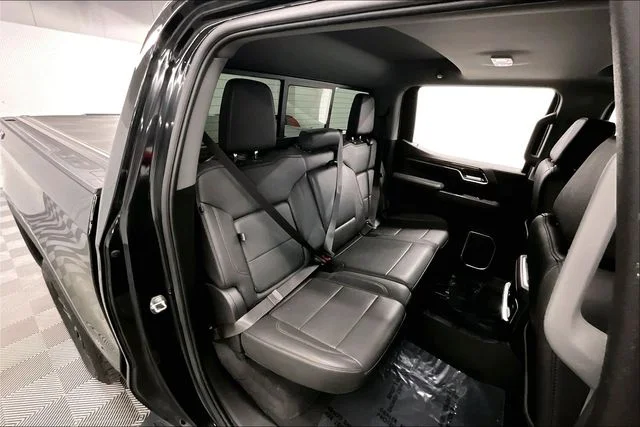 Used 2024 Onyx Black GMC Elevation image 26