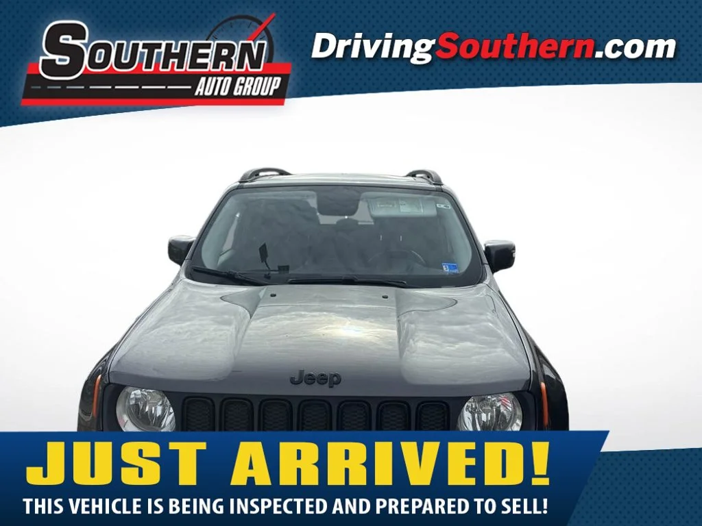 Used 2016 Gray Jeep Latitude image 1