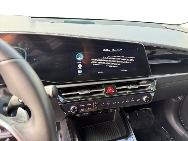 Used 2025 Snow White Pearl Kia EX image 12