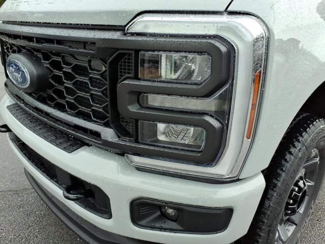 New 2026 Avalanche Ford XL image 5
