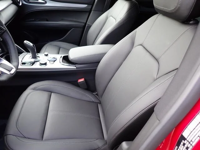2025 Alfa Romeo Stelvio Base - Photo 12