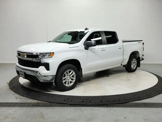Used 2024 White Chevrolet LT image 4
