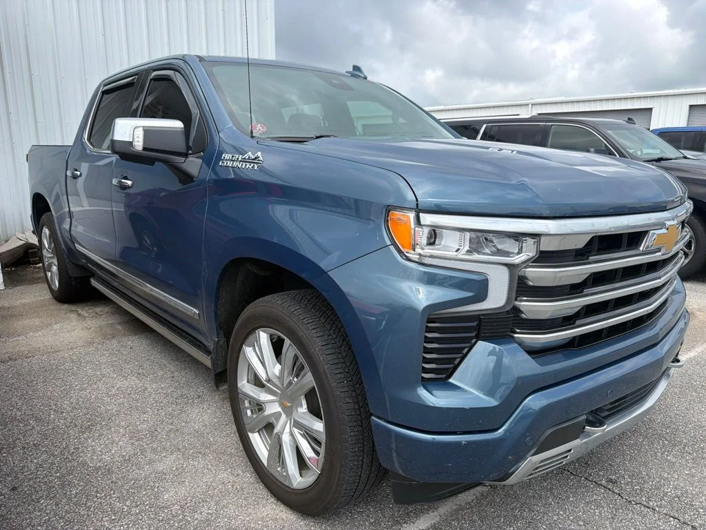 Used 2024 Blue Chevrolet High Country image 4