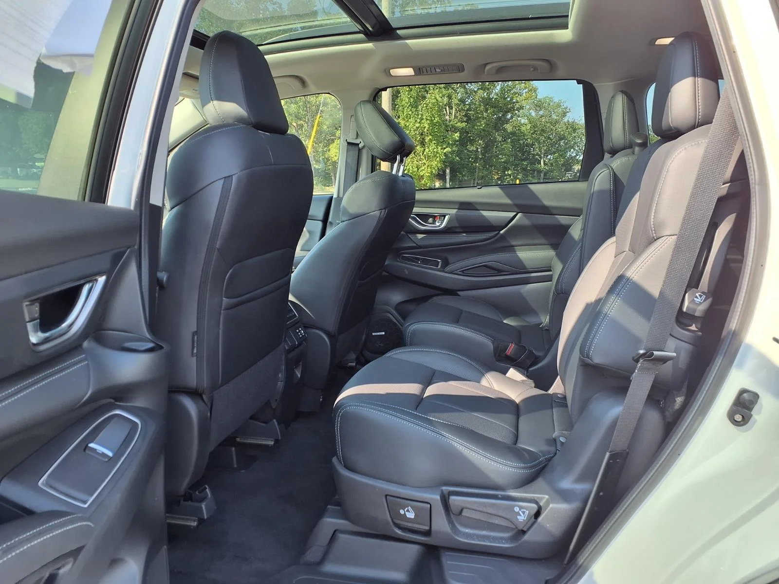 Used 2025  SUBARU UTILITY image 24