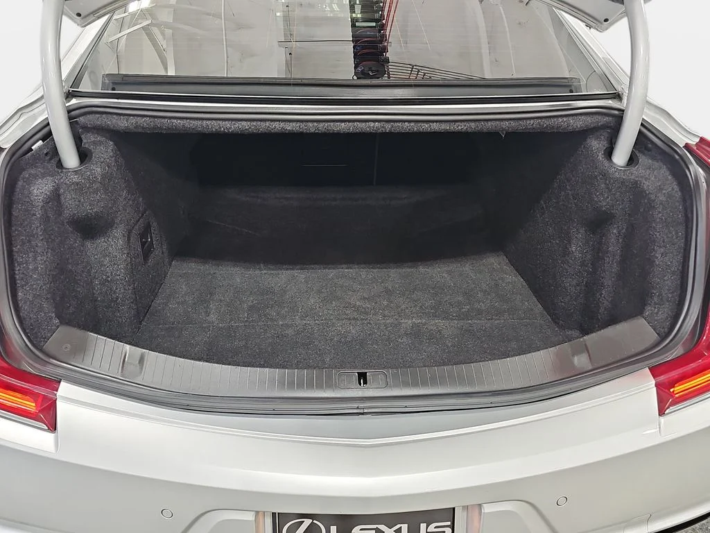Used 2018 Silver Cadillac Luxury image 14
