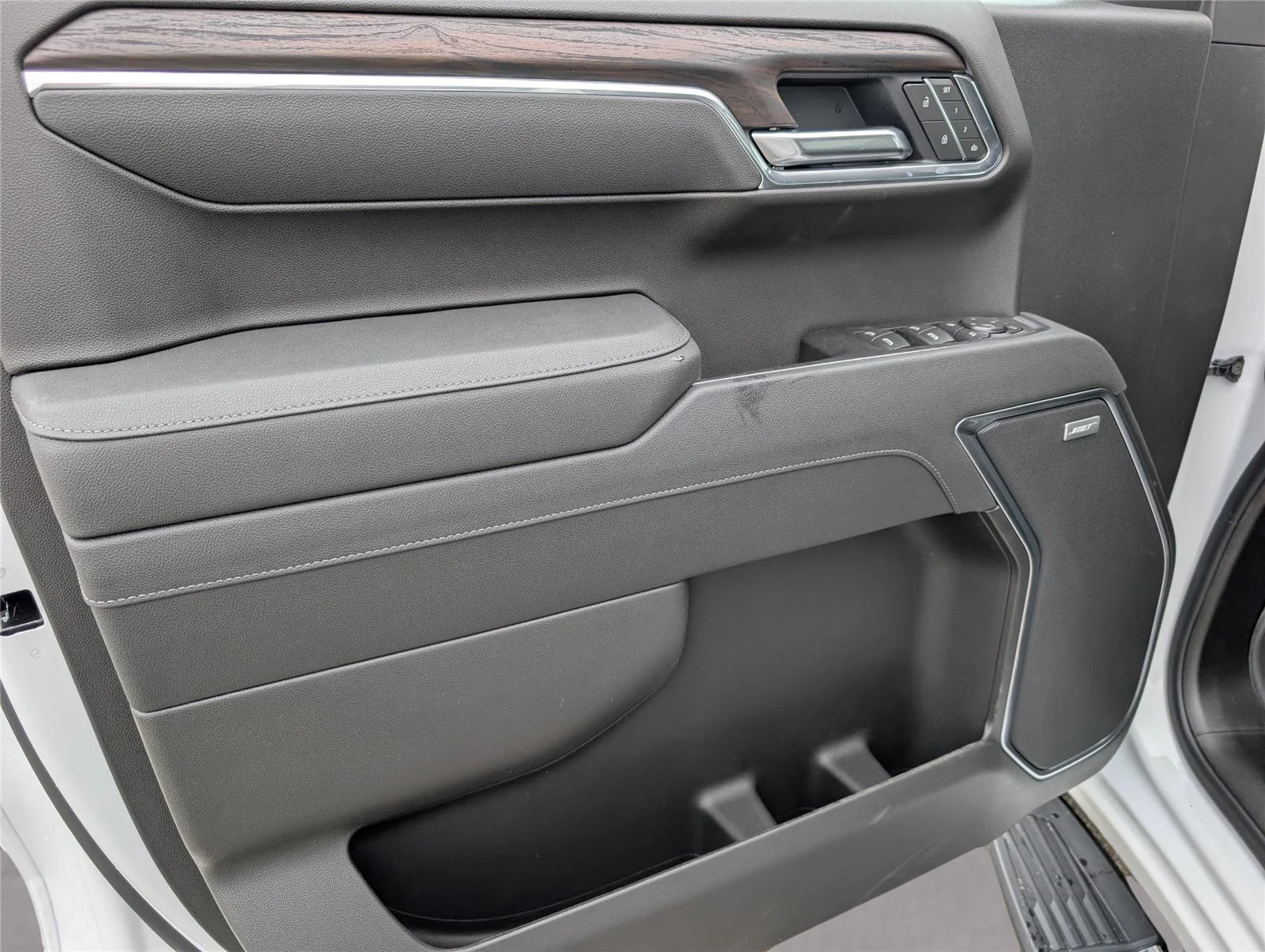 New 2026 Summit White GMC SLT image 25