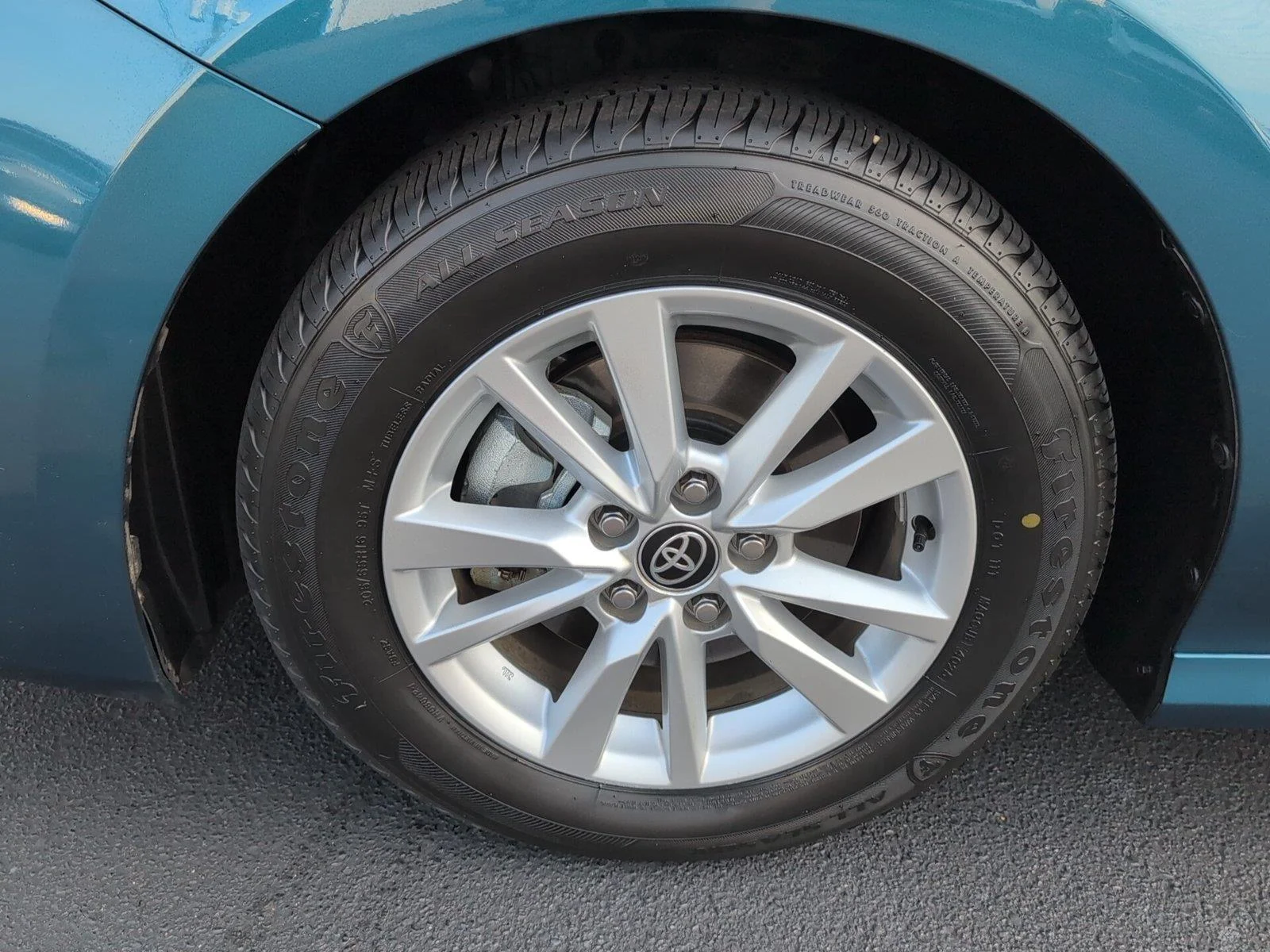 Used 2025 Ocean Gem Toyota LE image 9