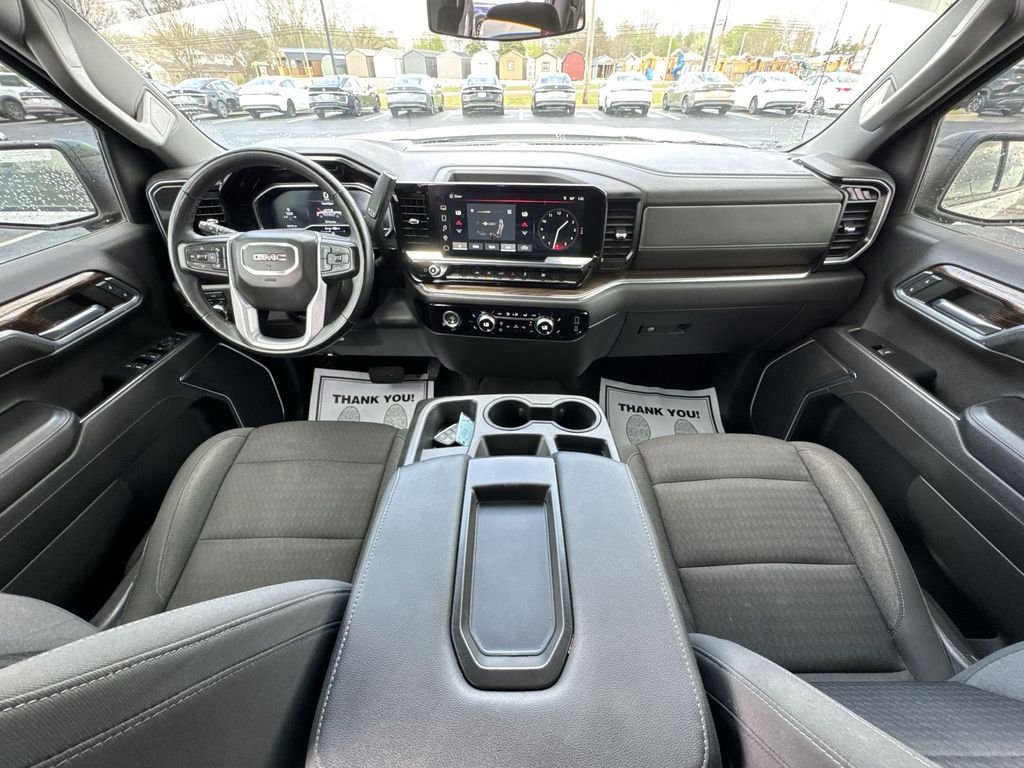 Used 2023 White GMC Elevation image 21