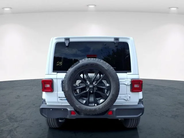Used 2025 White Jeep Sahara 4xe image 15