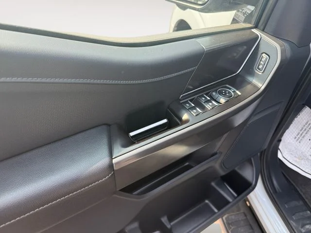 Used 2024 White Ford XLT image 10