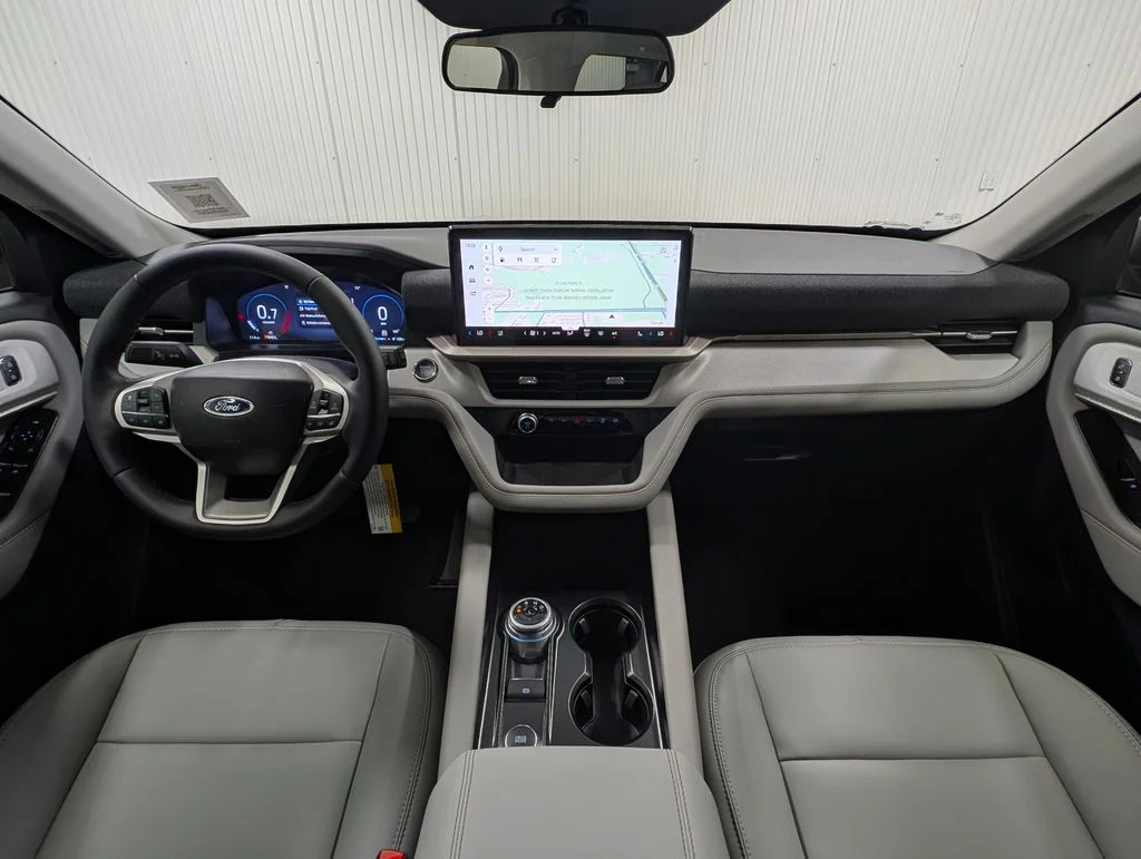 New 2026 Space White Metallic Ford Active image 3