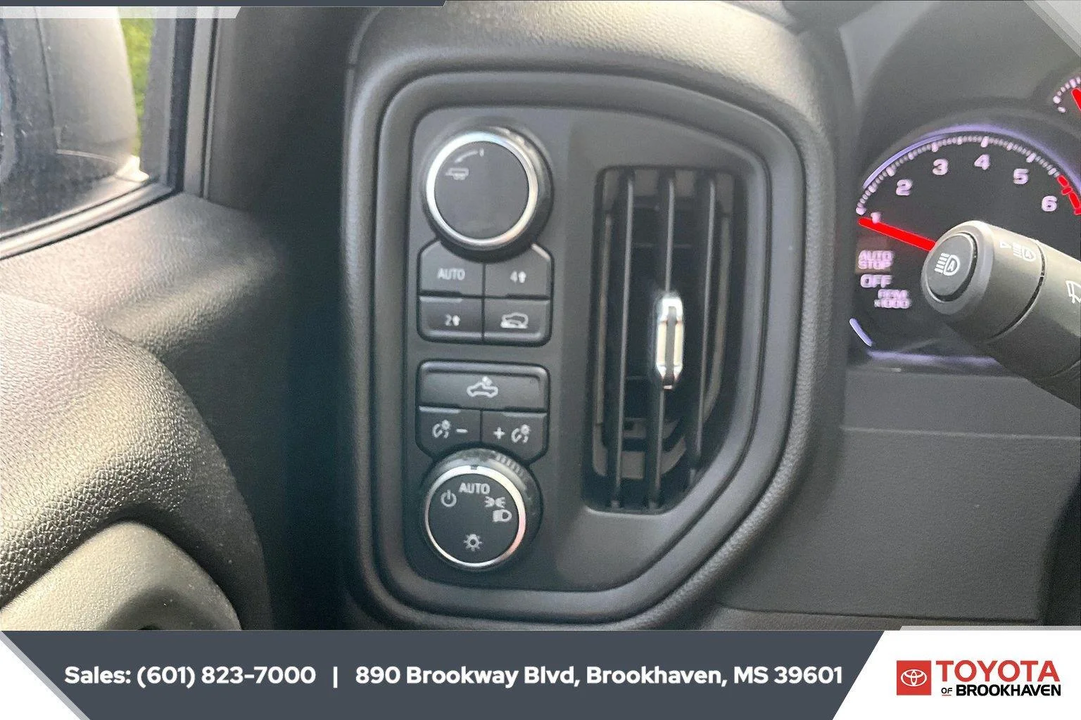Used 2023 Black Chevrolet Custom image 22