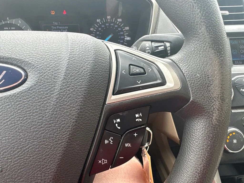 Used 2014 Tuxedo Black Metallic Ford SE image 15