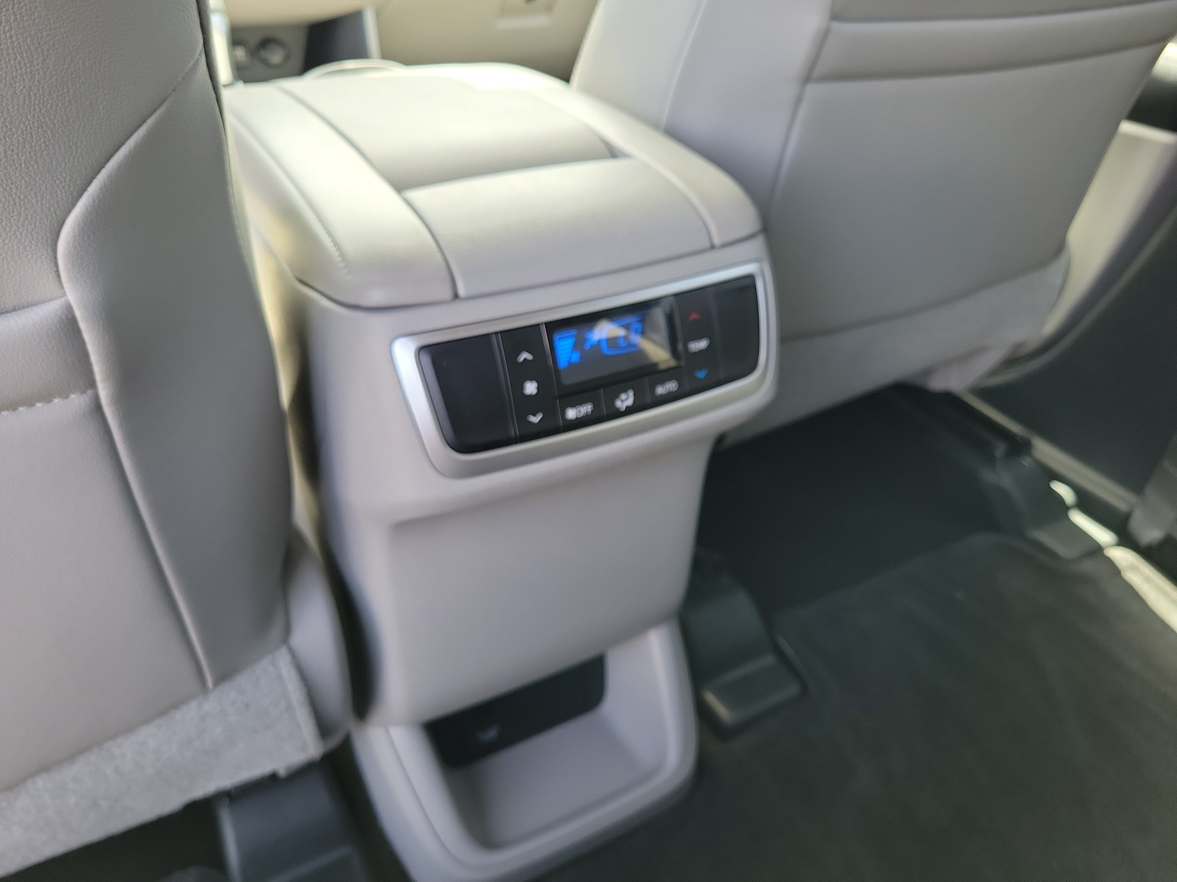 Used 2018 Blizzard Pearl Toyota Limited image 13