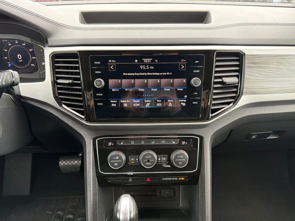 2022 Volkswagen Atlas Cross Sport SE w/Tech - Photo 22
