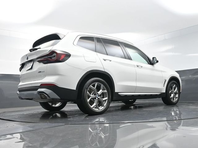 Used 2024 White BMW sDrive30i image 47