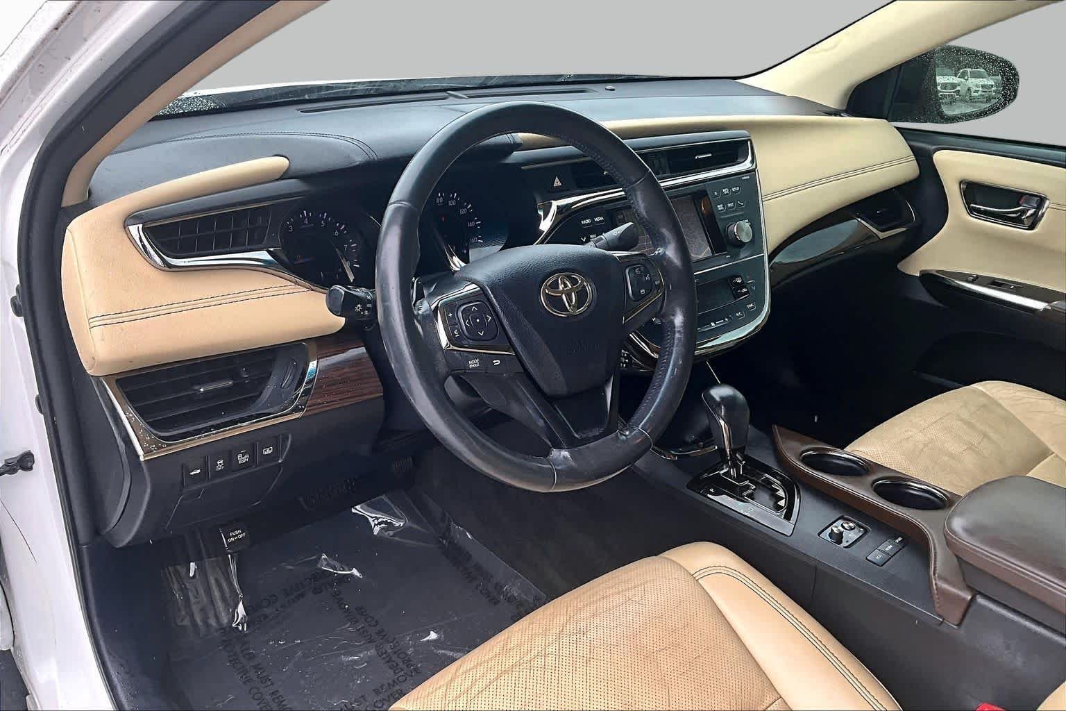 Used 2013 Blizzard Pearl Toyota Limited image 17
