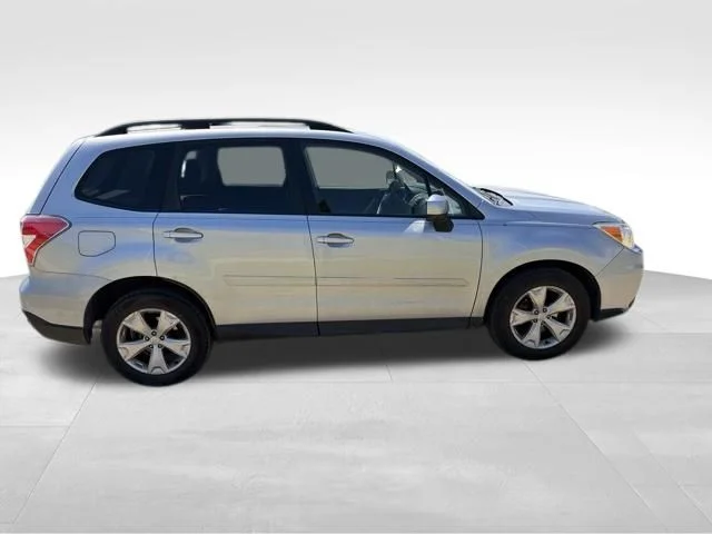 Used 2014 Silver Subaru 2.5i Premium image 2