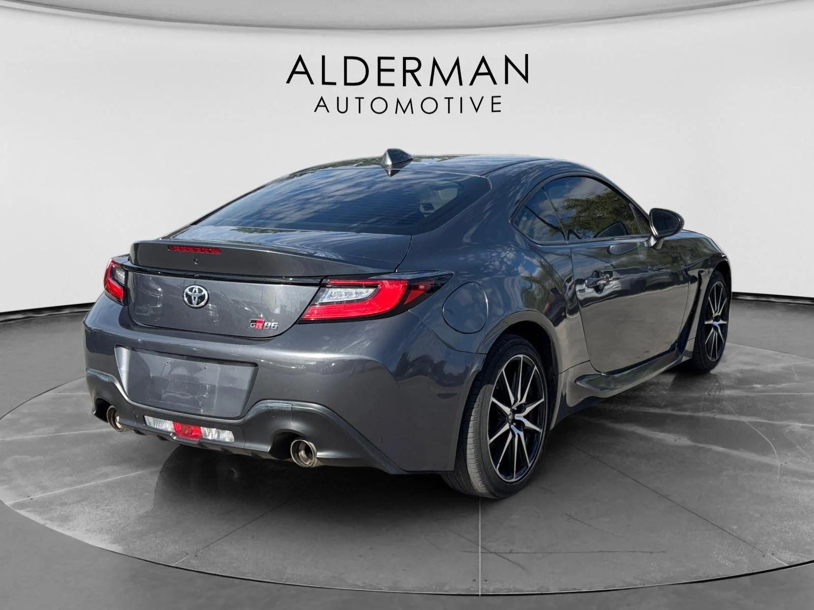 Used 2023 Pavement Toyota Base image 5