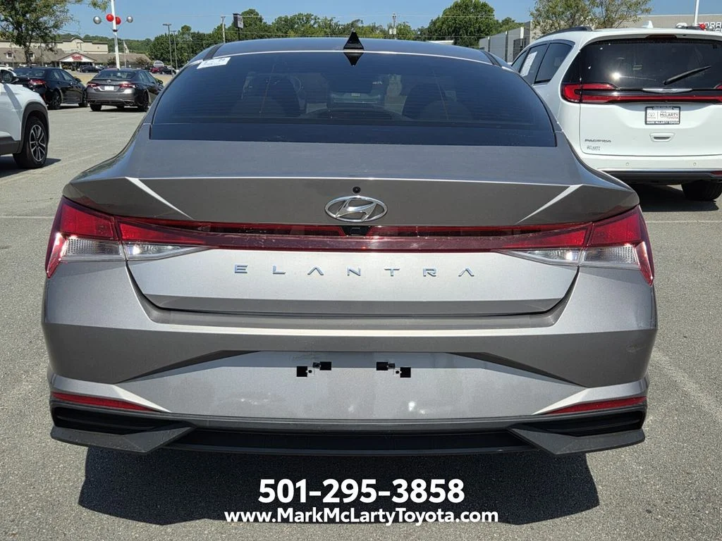 Used 2023 Silver Hyundai SEL image 4