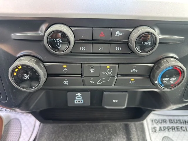 2025 Ford F-450 Super Duty Chassis Cab XL - Photo 38