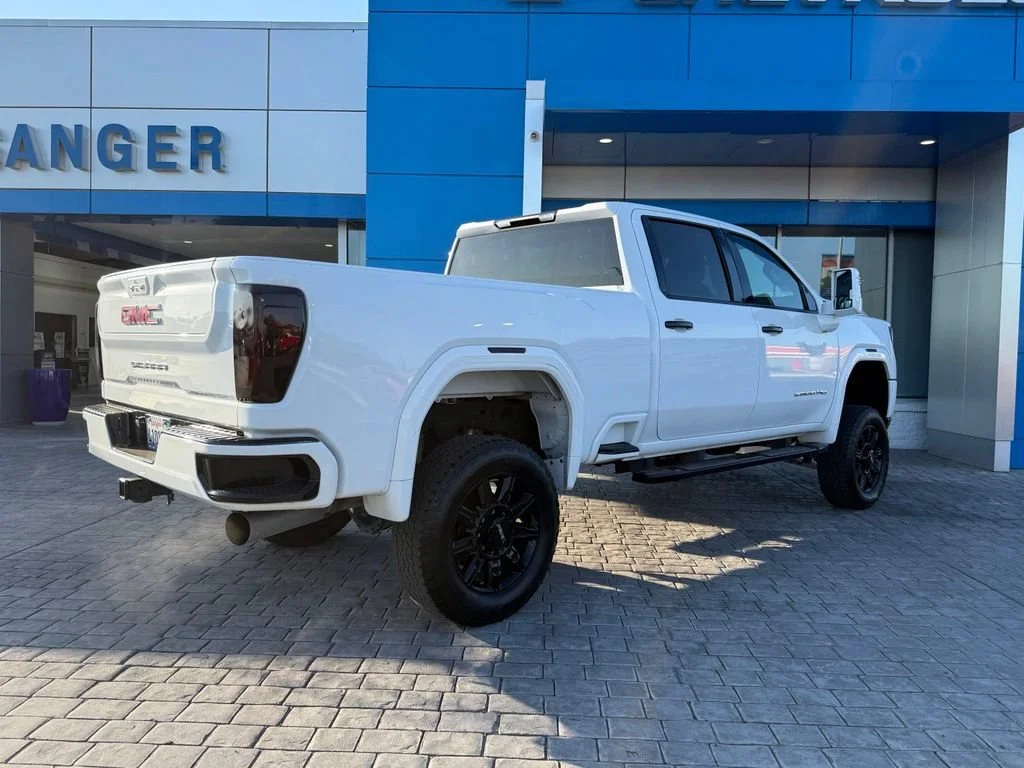 Used 2023 SUMMIT WHITE GMC Pro image 10