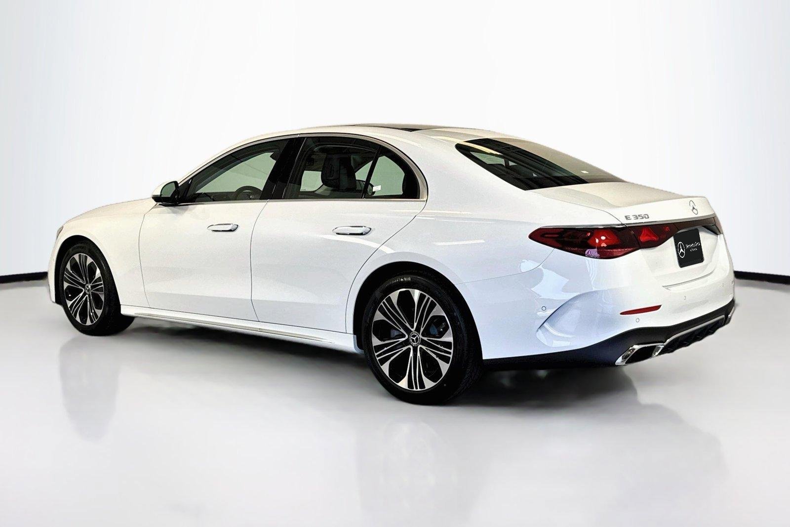 New 2026 Manufaktur Moonlight White Metallic Mercedes-Benz E 350 image 7