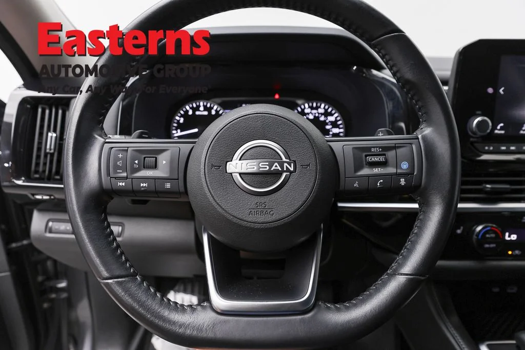 Used 2024 Gray Nissan SV image 10