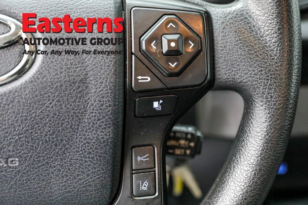 Used 2019 White Toyota SR image 16