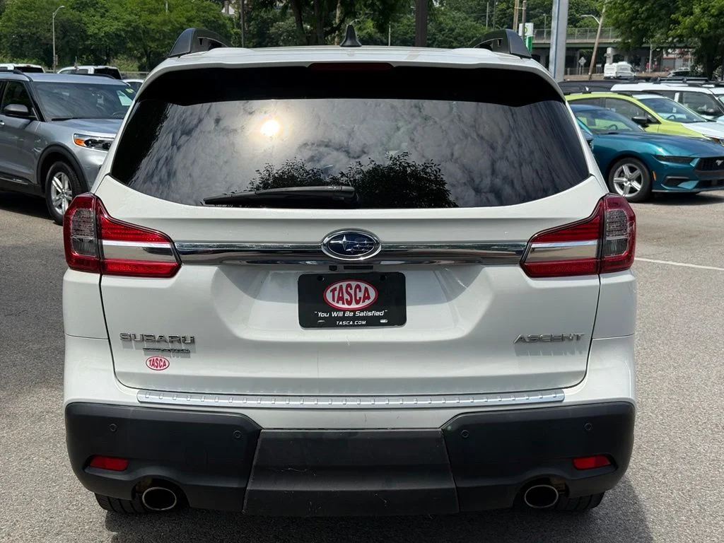 Used 2020 White Subaru Premium image 7
