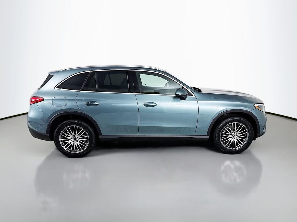 Used 2026 Verde Silver Metallic Mercedes-Benz GLC 300 image 8