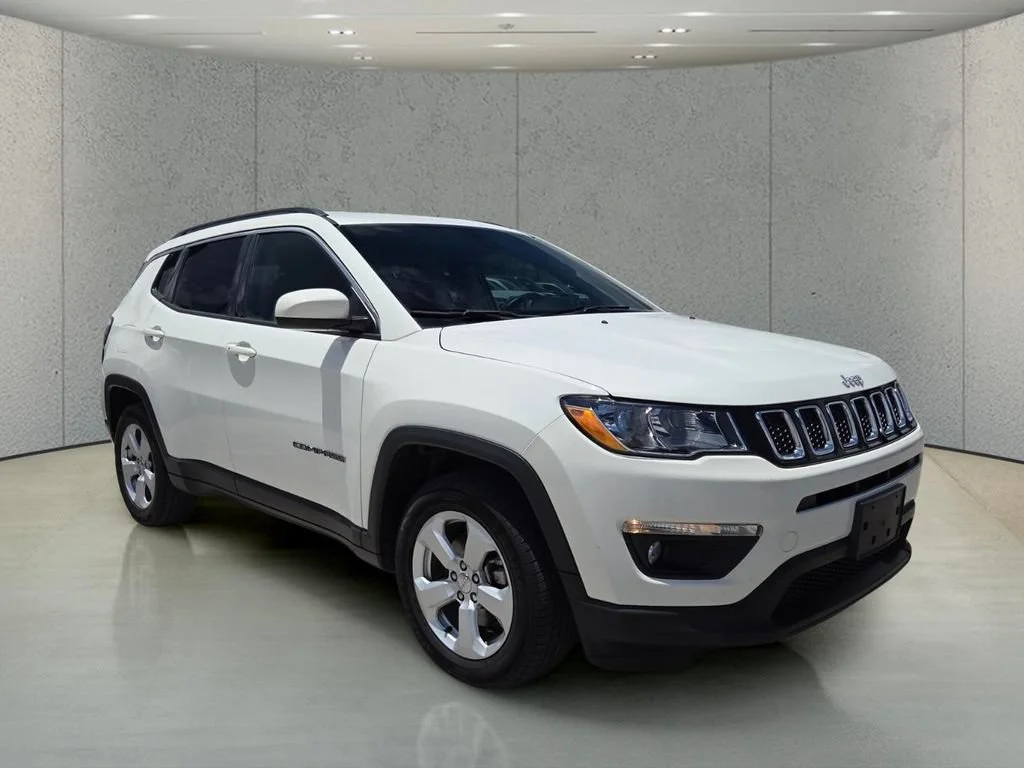 Used 2019 White Clearcoat Jeep Latitude image 13
