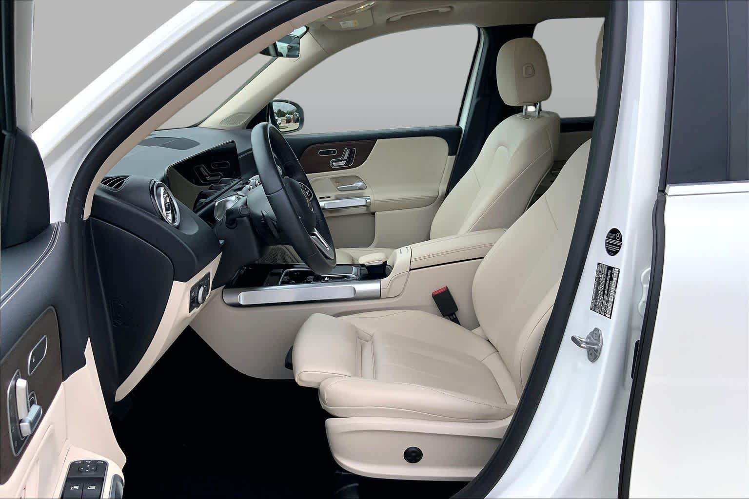 Used 2023 Polar White Mercedes-Benz GLB 250 image 8