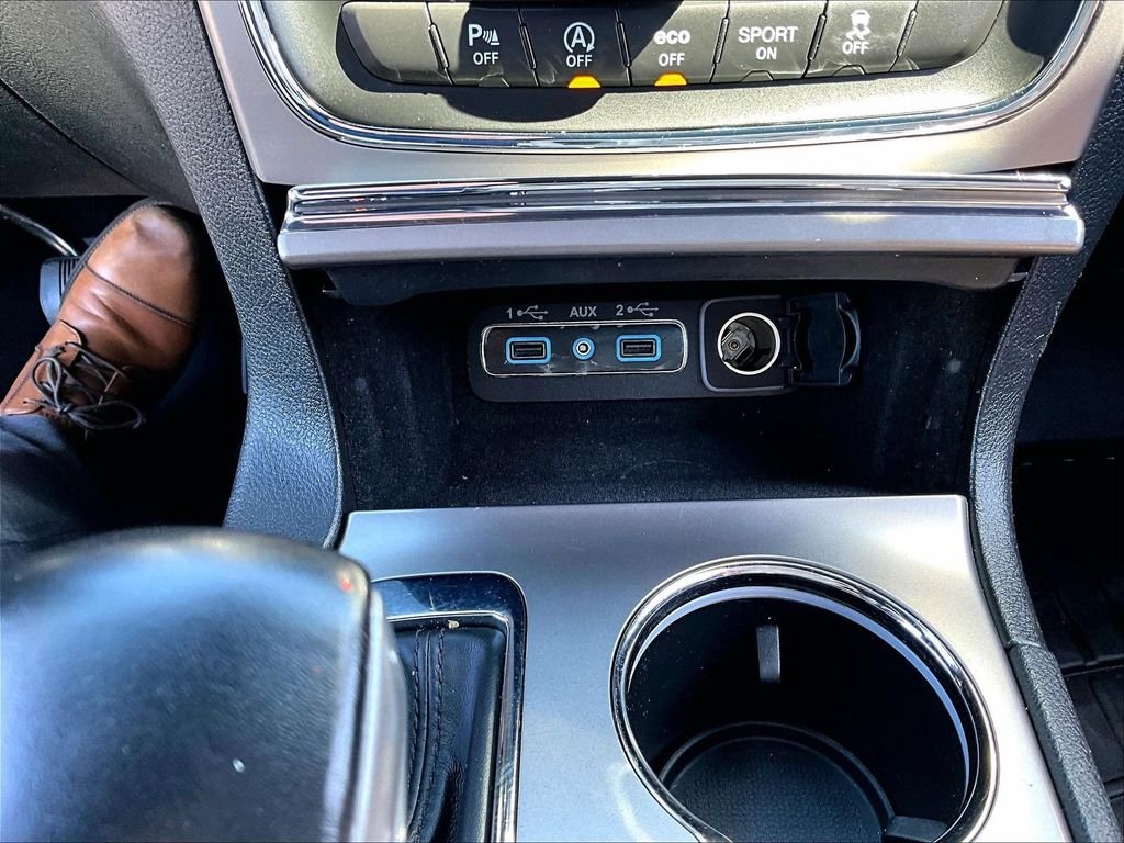 Used 2021 Silver Jeep Laredo E image 28