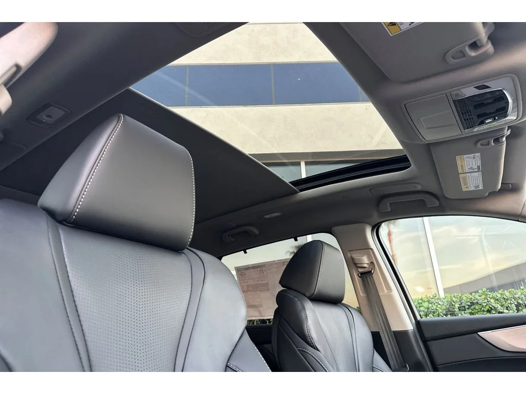 New 2026 Platinum White Pearl Acura w/Technology Package image 14