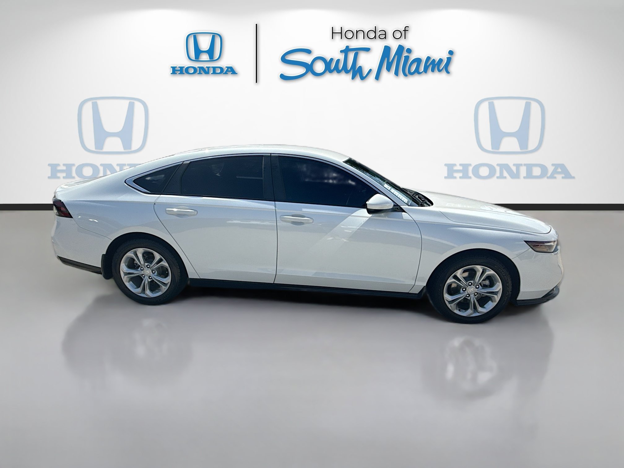 2024 Honda Accord LX - Photo 8