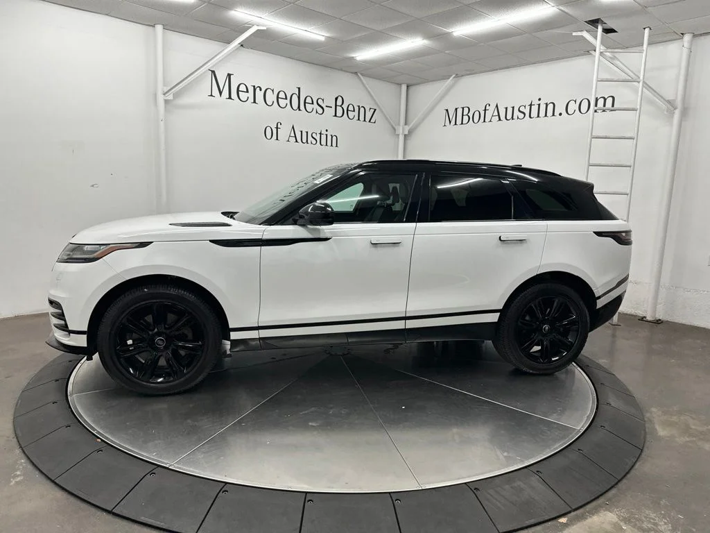Used 2023 White Land Rover R-Dynamic S MHEV image 4