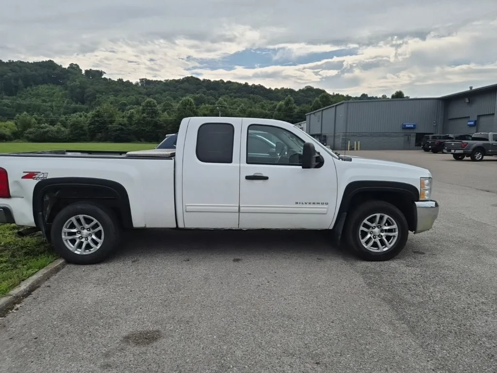 Used 2012 Summit White Chevrolet LT image 4