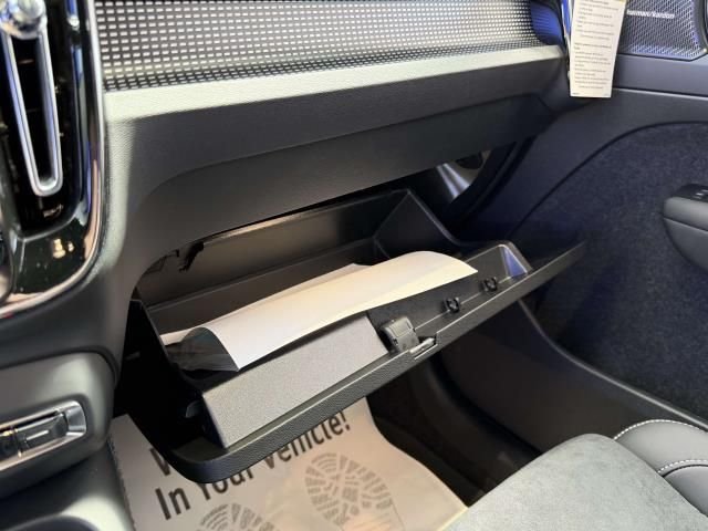 2026 Volvo XC40 Ultra Black Edition - Photo 29