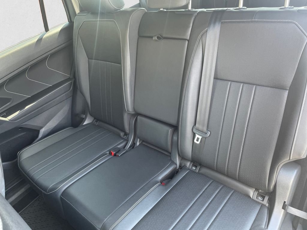 Certified Used 2023 Platinum Gray Metallic Volkswagen 2.0T SE image 13