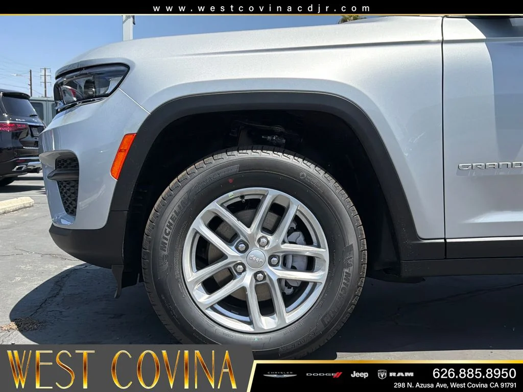 New 2026 Silver Zynith Jeep Laredo X image 13