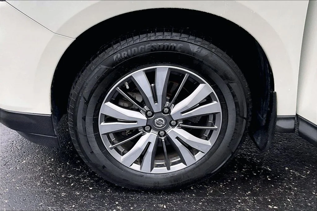 Used 2018 White Nissan SV image 10