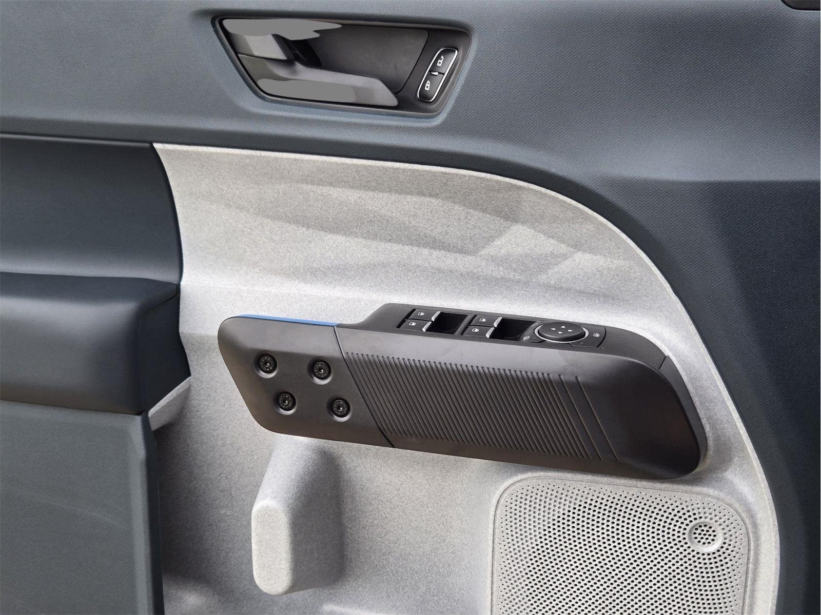 New 2026 Oxford White Ford XLT image 15